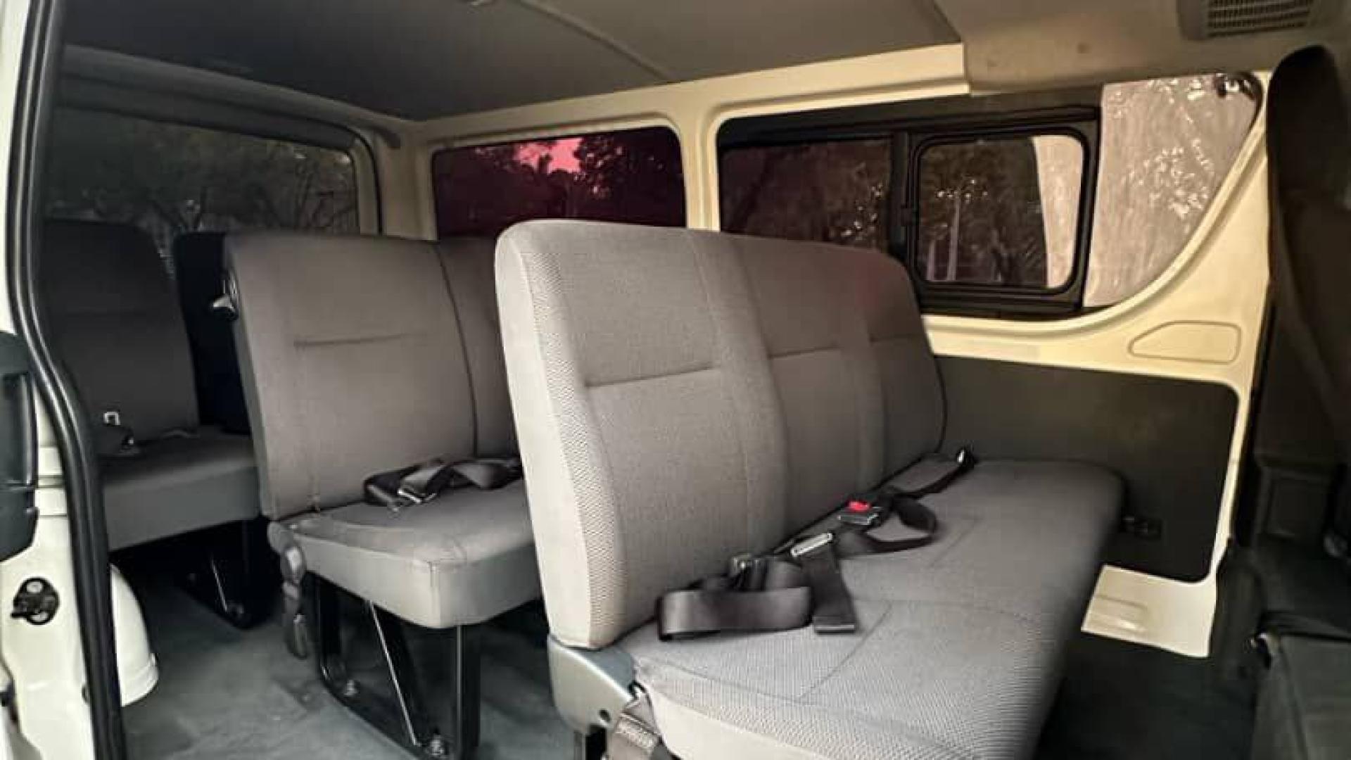 Hiace Bus 2015